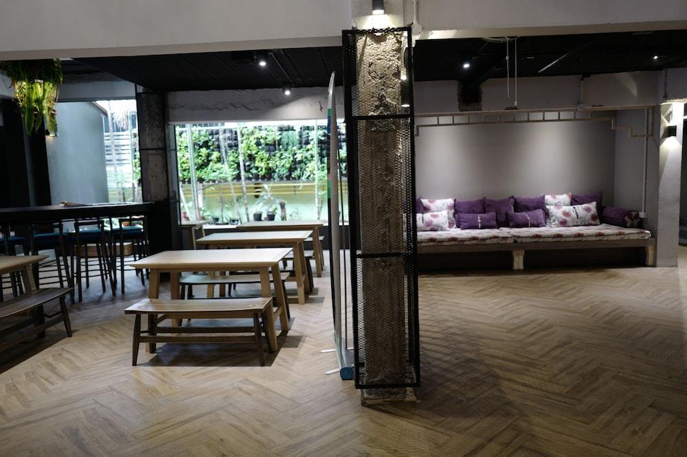 Bhukitta Boutique Hotel Phuket Town Exteriör bild